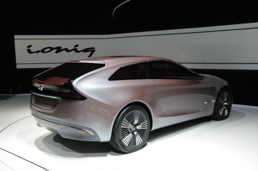  Hyundai i-oniq Concept 2012 года  (фото 7 из 65)